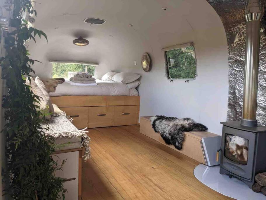 Airstream, Vintage American Caravan & Hottub Ashburton Exterior foto